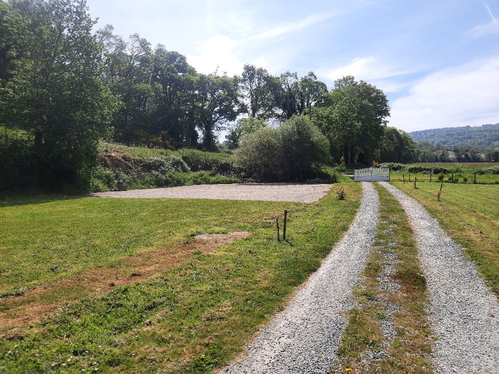 Aire camping-car  Saint-Goazec (29520) - Photo 1